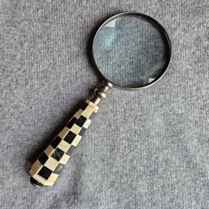 Magnifying glass 🔍 Vintage black and white checkered handle 10"